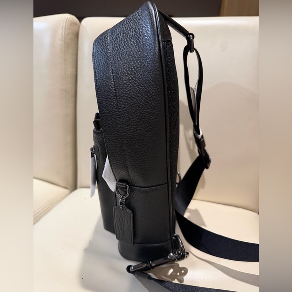 Coach Black Pebbled Leather Men's Sling Bag New With Tags - Picture 2 of 9